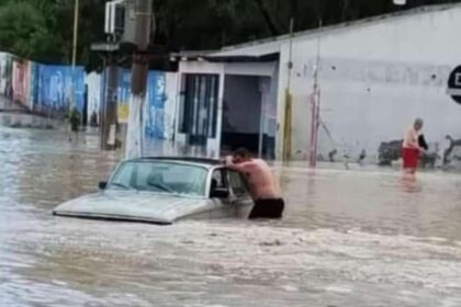 Tormenta de verano con mucha lluvia en la ciudad balnearia de Río Negro